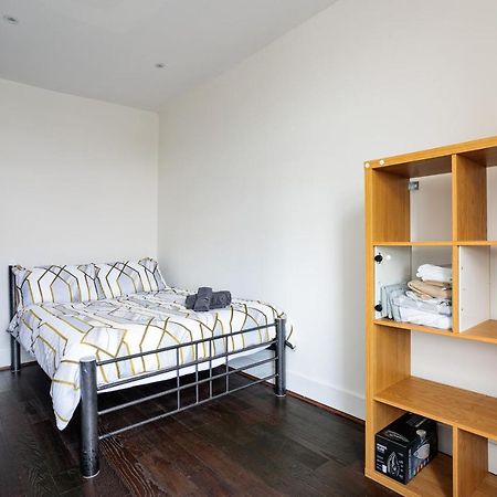 Apartamento Entire Luxurious Flat Sleeps 4 Persons Londres Exterior foto